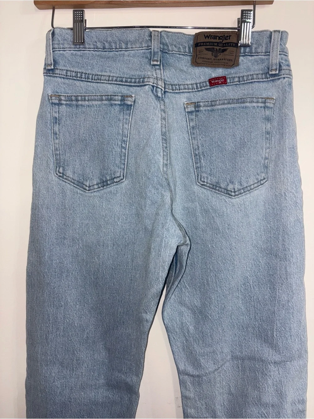 Wrangler Light Wash Men’s Straight Fit Denim Jeans 29x30